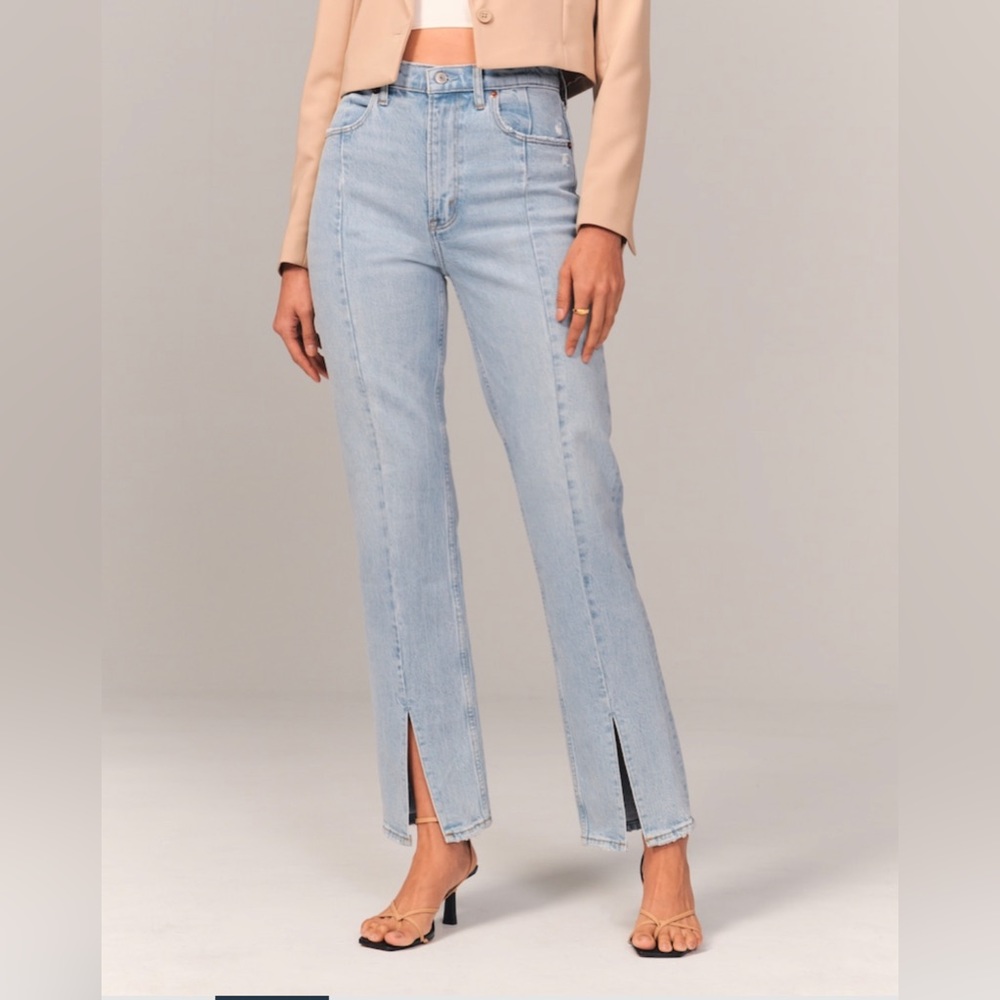 Abercrombie - Ultra High Rise 90s Straight Jean